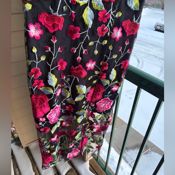 🆕✨Sam Edelman Peony Embroidered Navy Midi Dress Sheer Floral Overlay&Slit Size 4 - Picture 8 of 17
